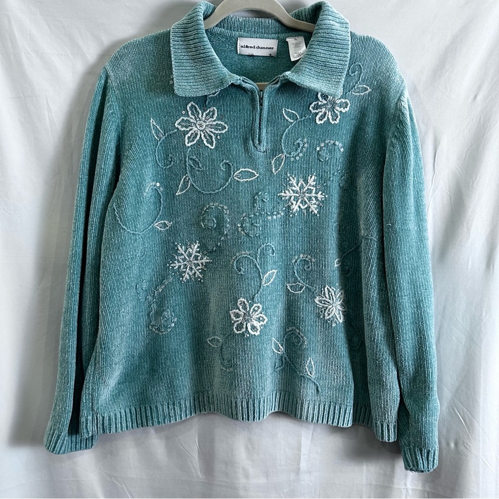 Alfred Dunner Womens
 1/4 Zip Sweater Green
Embroidered Snowflakes Acrylic